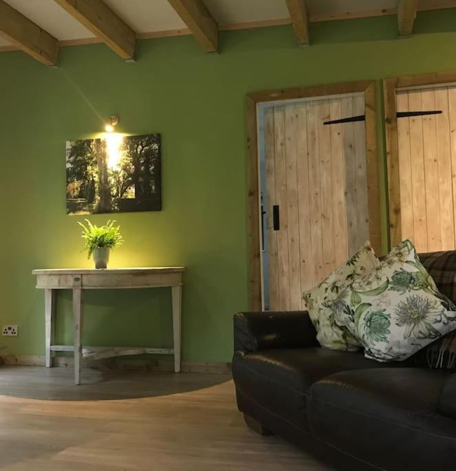 Log Cabin Rural Retreat In Beautiful Countryside Lapworth Экстерьер фото